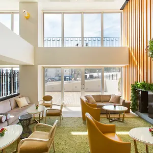 Ivy Hirafu, Hotel